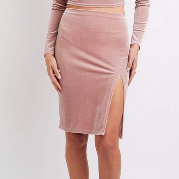 Charlotte Russe Pink Velvet Pencil Skirt with Slit - Picture 1 of 11